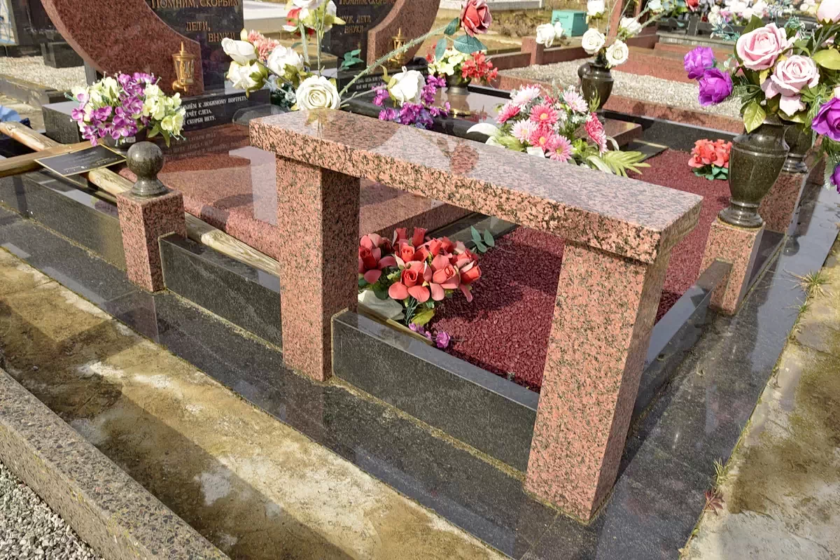 Гранитная ограда для могилы 6123